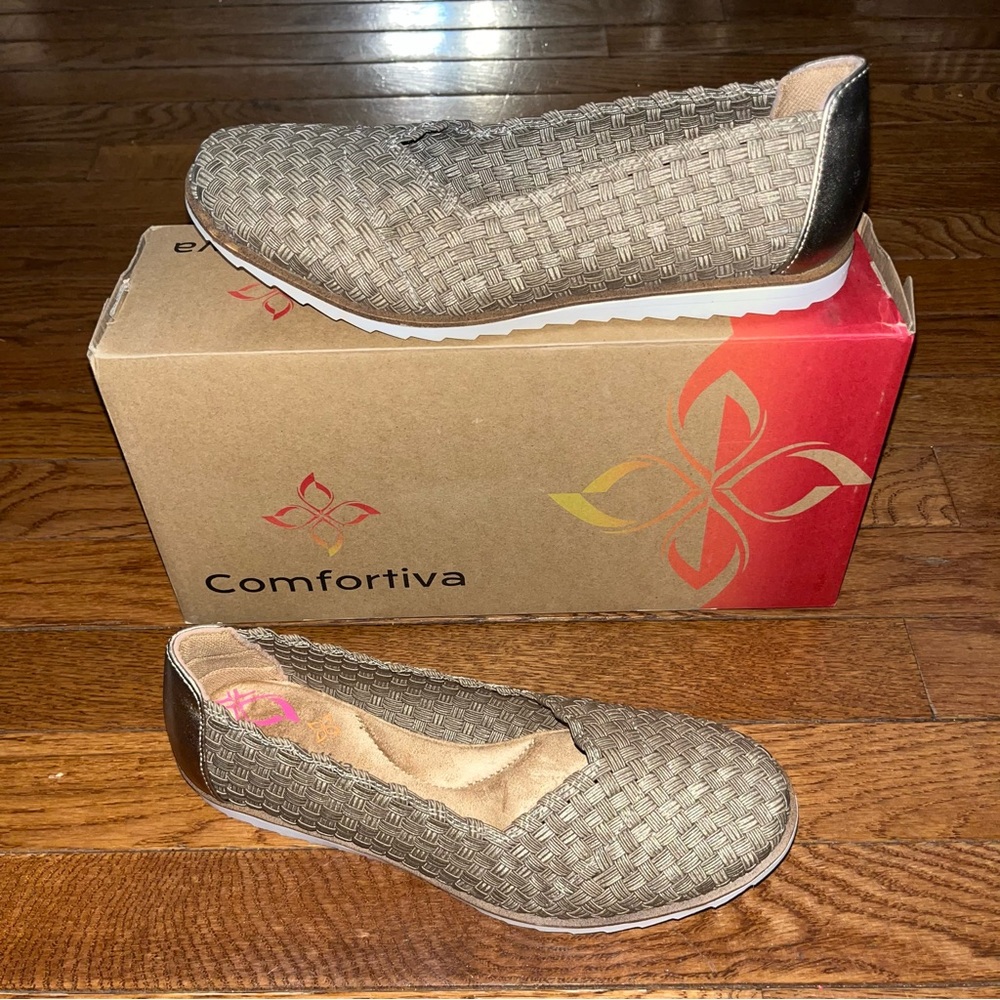 Comfortiva Riya Flats Gold Basket Weave Extra Stretch Women’s Size 8.5